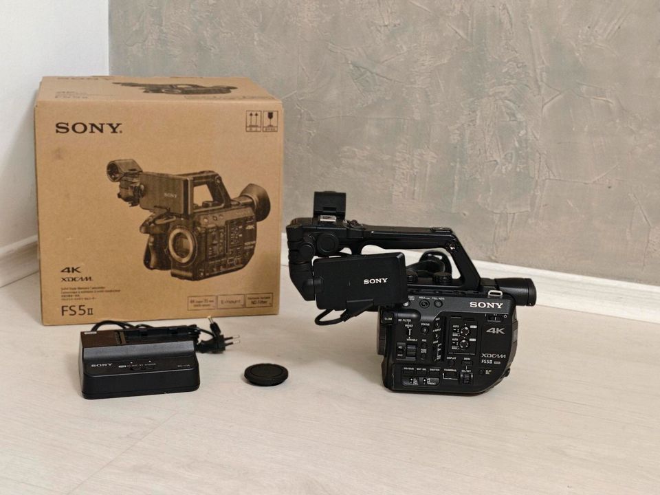 Camcorder Sony PXW FS5-II M2 Mark 2, Super35, 4K, RAW HDR E-Mount in Essen