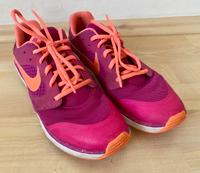 Turnschuhe, Hallenschuhe, Nike, Größe 40 Nordrhein-Westfalen - Brilon Vorschau