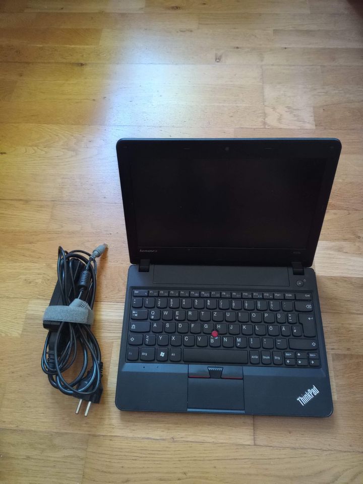 Lenovo ThinkPad X121e - 3051-5YG in Berlin