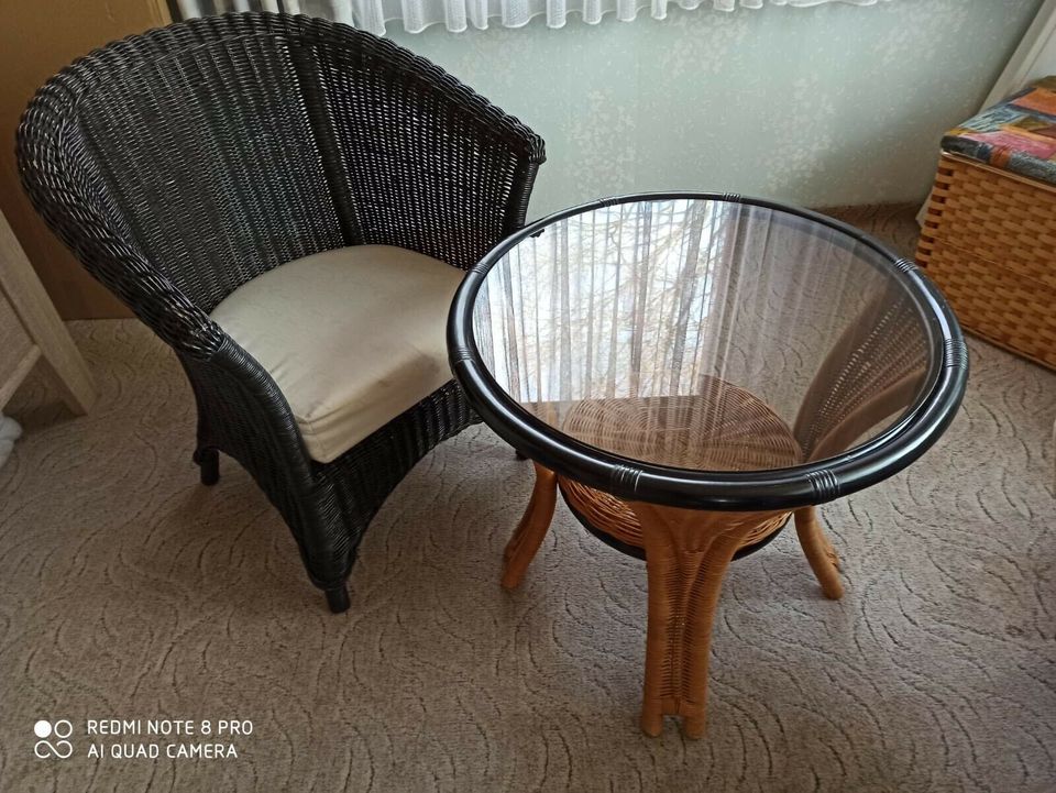Tisch und Stuhl geflochten Rattan Sessel Lounge braun schwarz in Bad Bederkesa