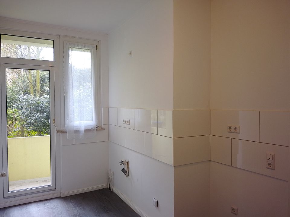 Anfragen NUR per E-Mail. XL-2-Zimmer EG-Wohnung mit Balkon Nähe Innenstadt. in Bremerhaven