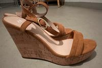 Schuhe Sandalen mit Korkabsatz Gr. 37 braun H&M Dresden - Innere Altstadt Vorschau