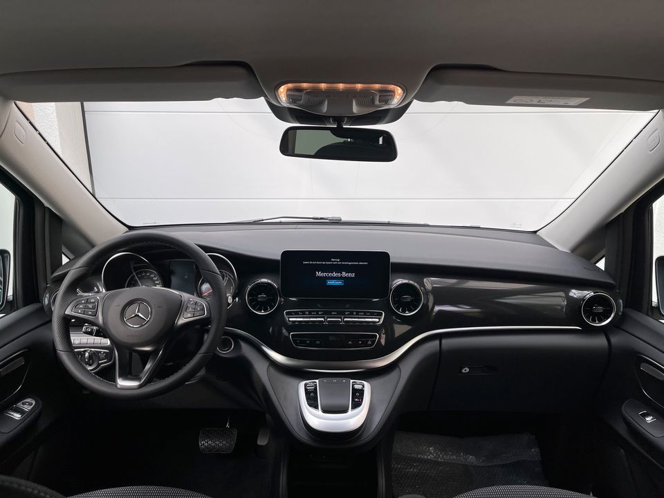 Mercedes-Benz EQV 300 Lang w NEU LED 360Grad DISTRONIC VIP Elektr in München