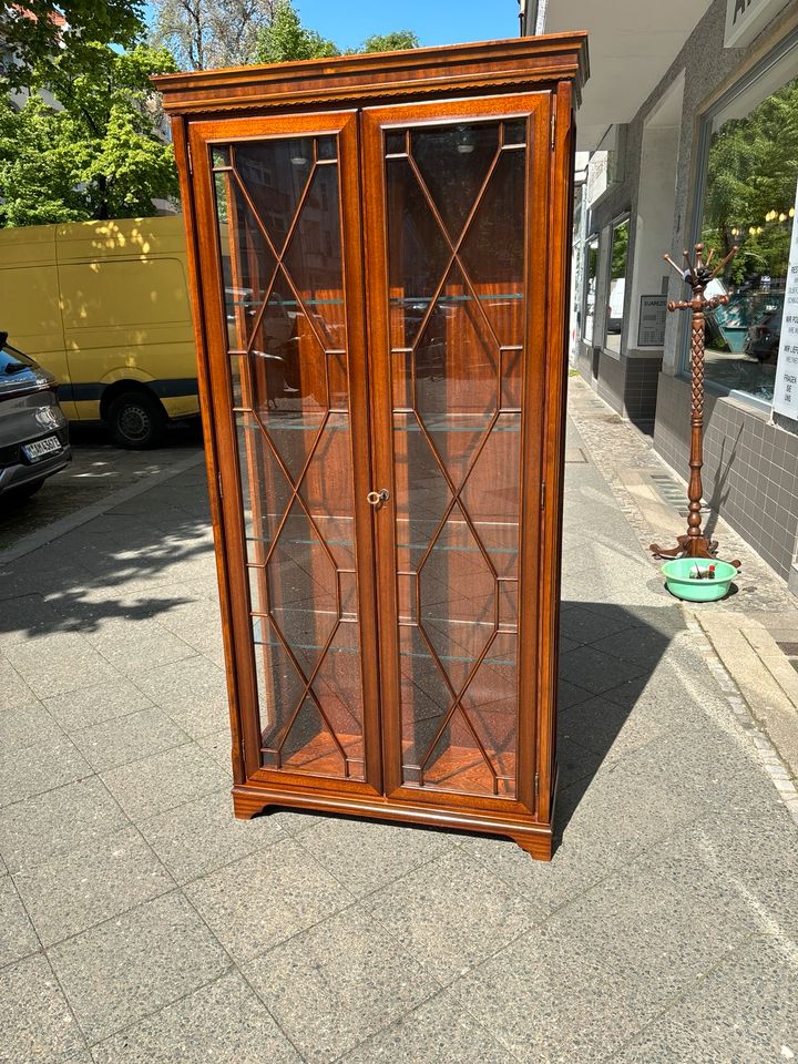 Vitrine Antik Bücherschrank in Berlin