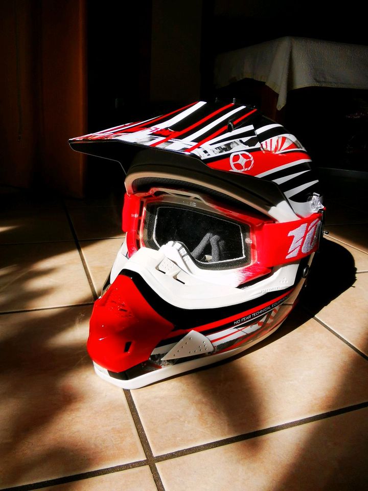 Motocross /Enduro Helm in Wegenstedt