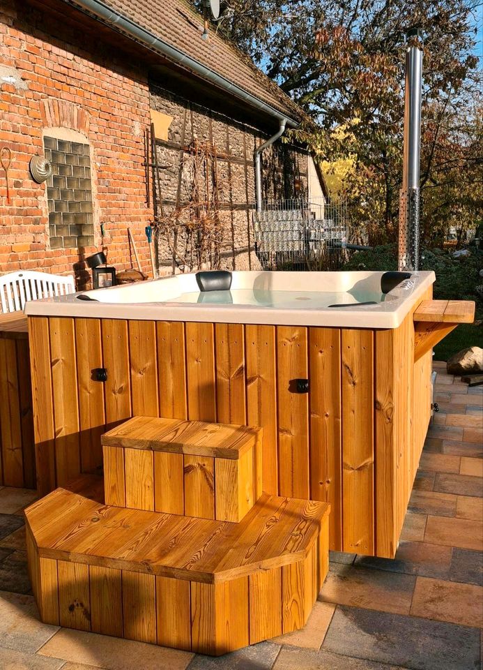 Badezuber mit Holzofen Pool Whirlpool Hot Tub Badefass Viereckig Zuber Fasssauna Tauchbecken Sauna Quattro Badebottich Badebecken GFK Einsatz Tube Hottub Pot Fass Außen Outdoor Schwimmbecken Acryl in Erfurt