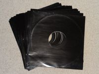 Paket mit 20 schwarzen Leerhüllen einfache Schallplattenhüllen Niedersachsen - Wahrenholz Vorschau