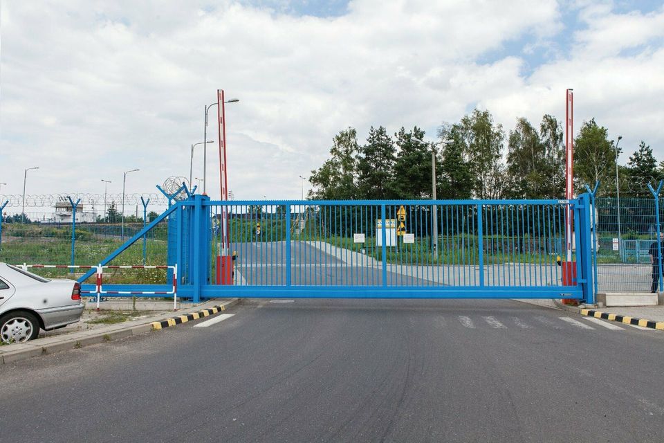 Freitragende Industrie-Schiebetore in jeder Größe und Farbe in Gronau (Westfalen)