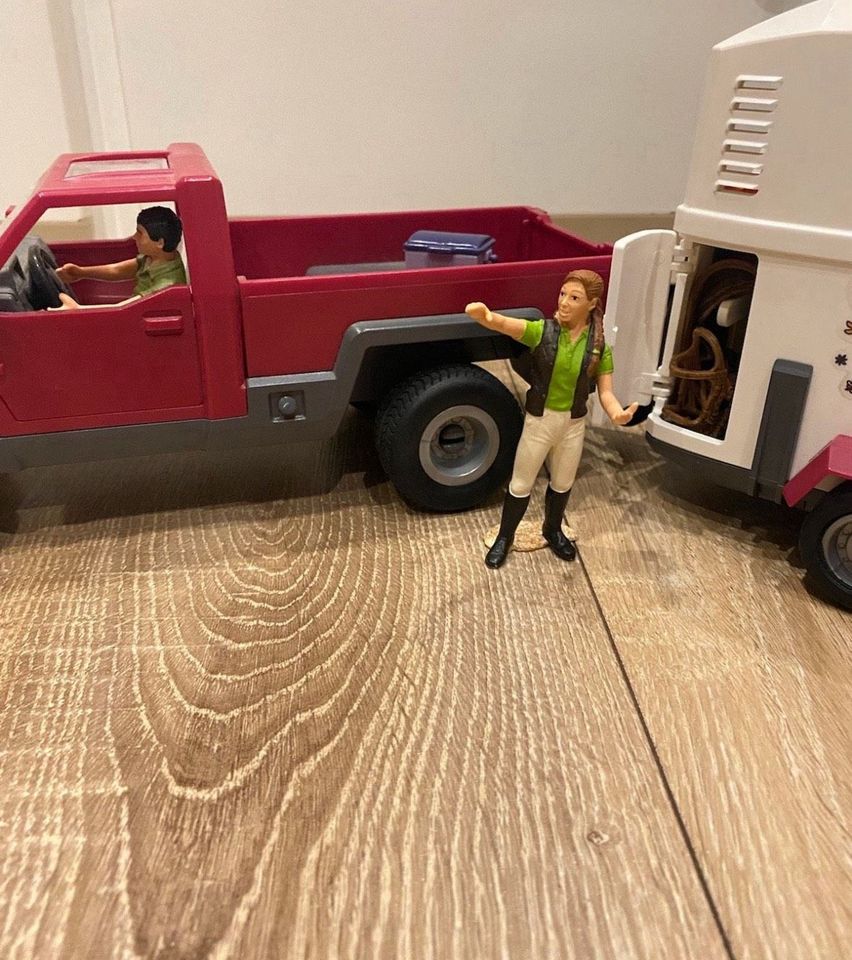 Schleich Pick up Transporter Schleich Auto in Neunkirchen