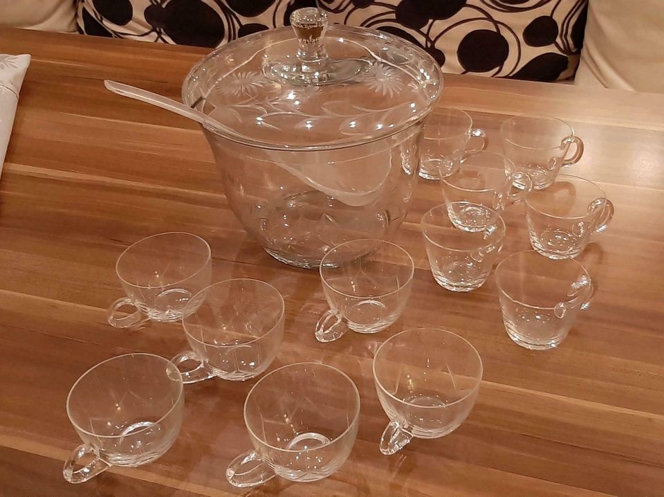 Bowlegefass mit 12 Gläser aus Glas in Krefeld