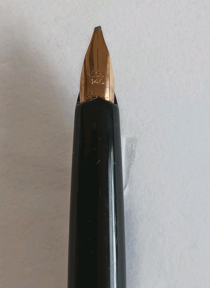 Pelikan Kolbenfüllhalter RolledGold 585Gold/14Karat in Leiwen