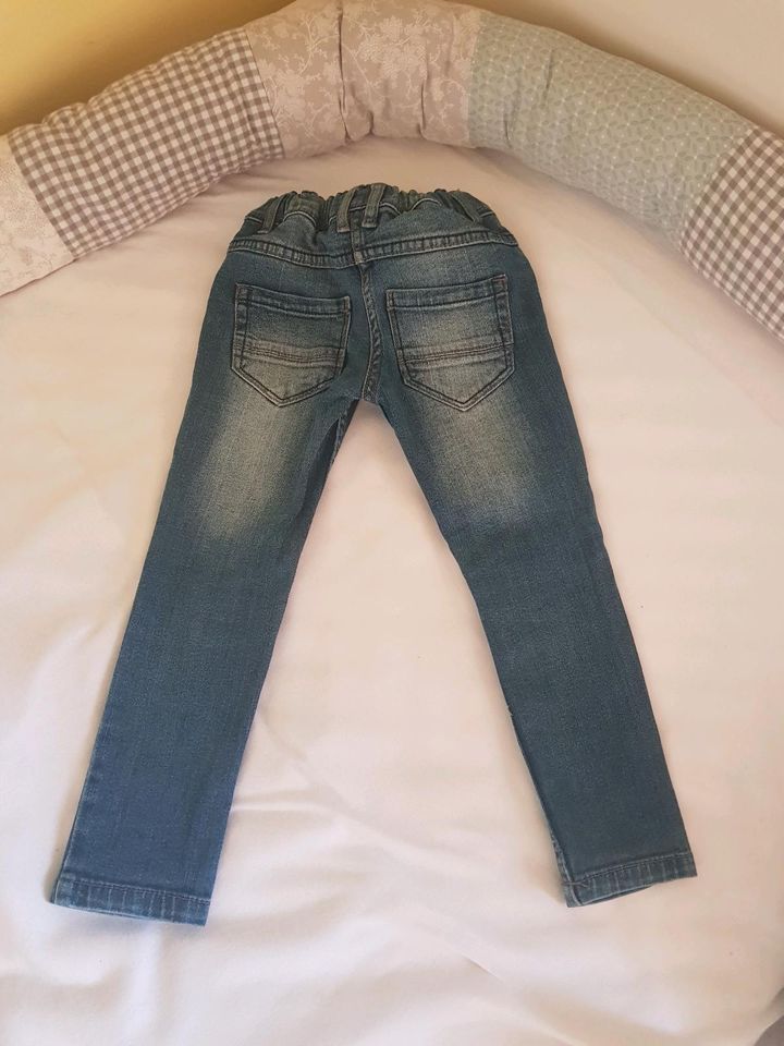 Jeans Slim Fit / Skinny Impidimpi Gr.98/104 für 2,50€ in Hermeskeil