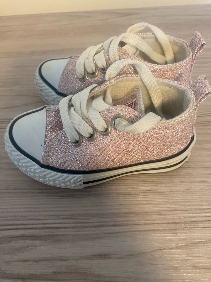 Converse Babysneaker Größe 20 in München