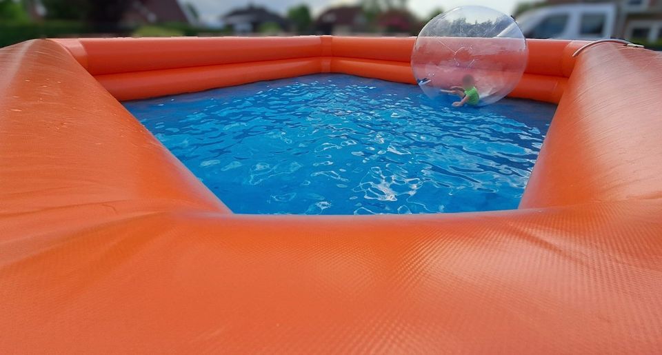 Zorb Pool mit Bälle / Wasserlaufball Anlage / Aqua Zorbing in Südbrookmerland