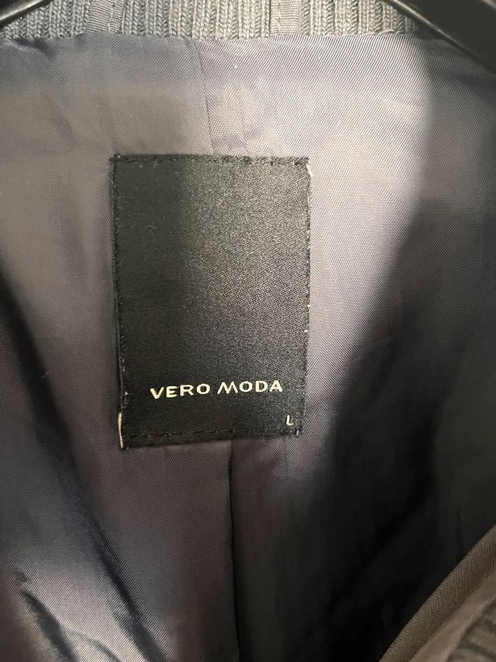 Vero Moda Wintermantel grau L in Emmelshausen