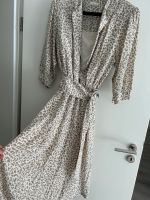 Vintage Kleid aus Mailand Gr.42 100 % Seide!!!! Nordrhein-Westfalen - Lengerich Vorschau