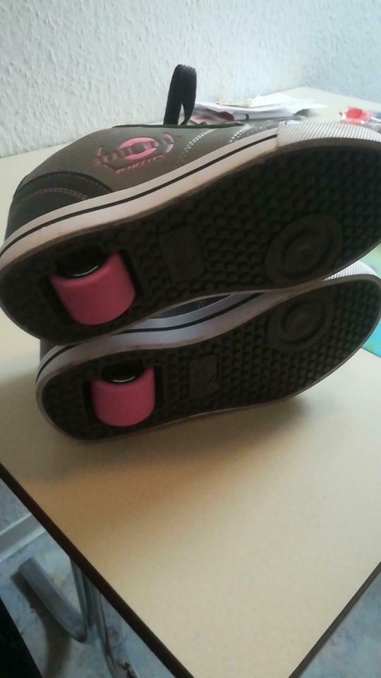 Heelys grau rosa in Marienhafe