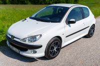 Peugeot 206 weiß - gepflegt, Tüv, Winterreifen, Alufelgen Bayern - Augsburg Vorschau
