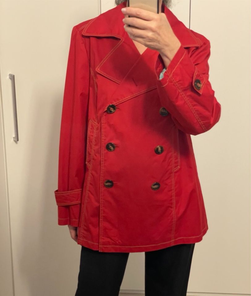 Gil Bret Jacke kurzer Trenchcoat Gr 42 in rot in Dortmund