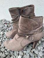 Tamaris Stiefeleletten Gr. 41 Stiefel Schuhe High Heels Nordrhein-Westfalen - Swisttal Vorschau