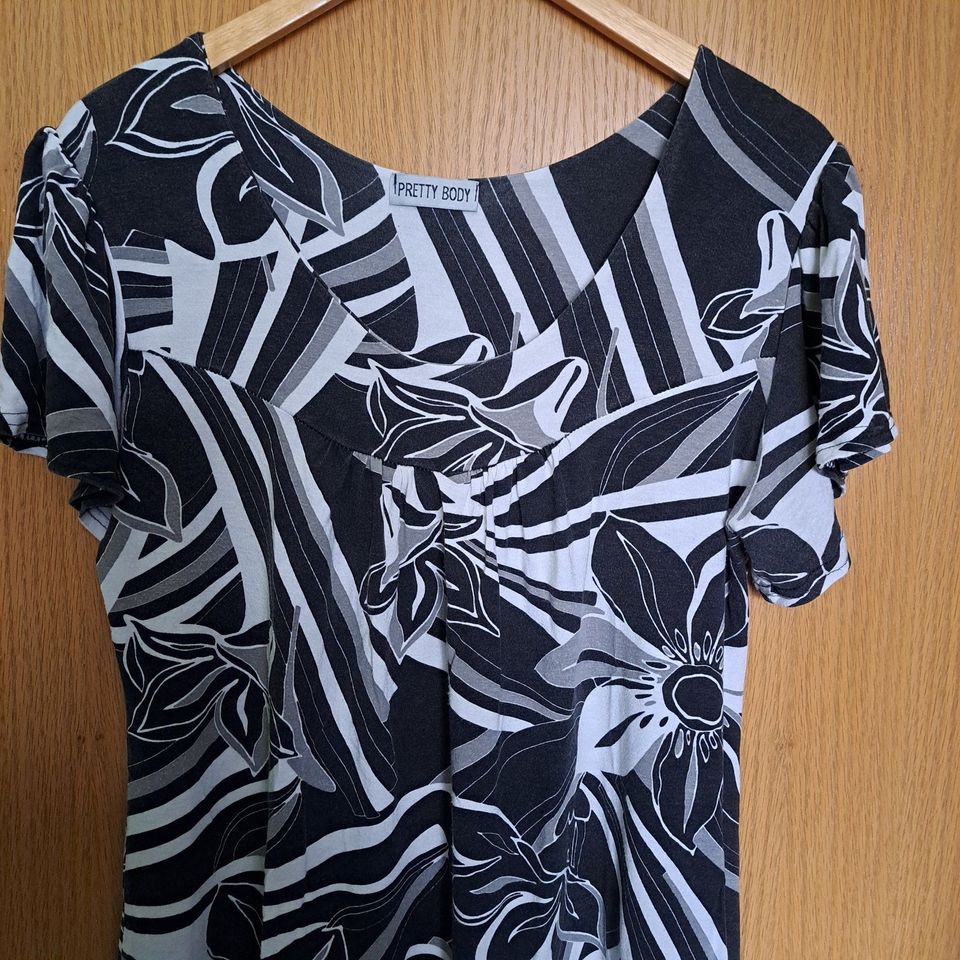 Tunika Shirt 42-44 XL schwarz weiß grau PRETTY BODY in Pampow