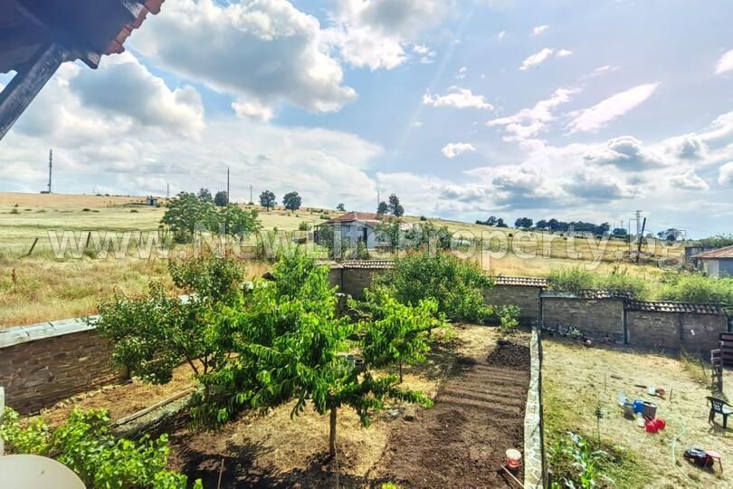 3835 GERÄUMIGES ZWEISTÖCKIGES HAUS IM DORF BATA, REGION BURGAS Bulgarien in Bielefeld