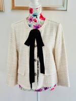 Stylischer Kurzblazer Creme mit schwarzen Details Nordrhein-Westfalen - Wesel Vorschau