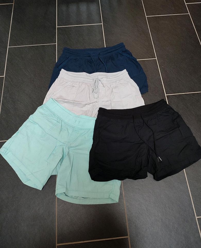 Damen Sommer Shorts Hosen 4 Stück Kurze Hosen in Birkenau