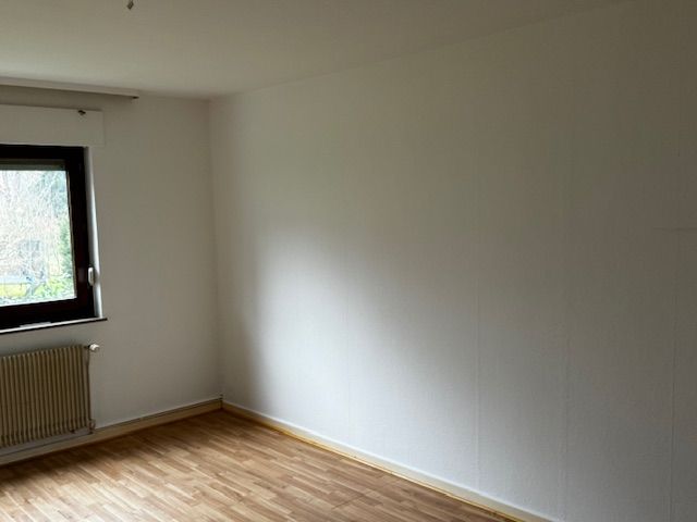 Anfragestopp 3-Zimmer Wohnung mit Balkon in Mitte zu Mai frei - wird derzeit renoviert! in Bielefeld