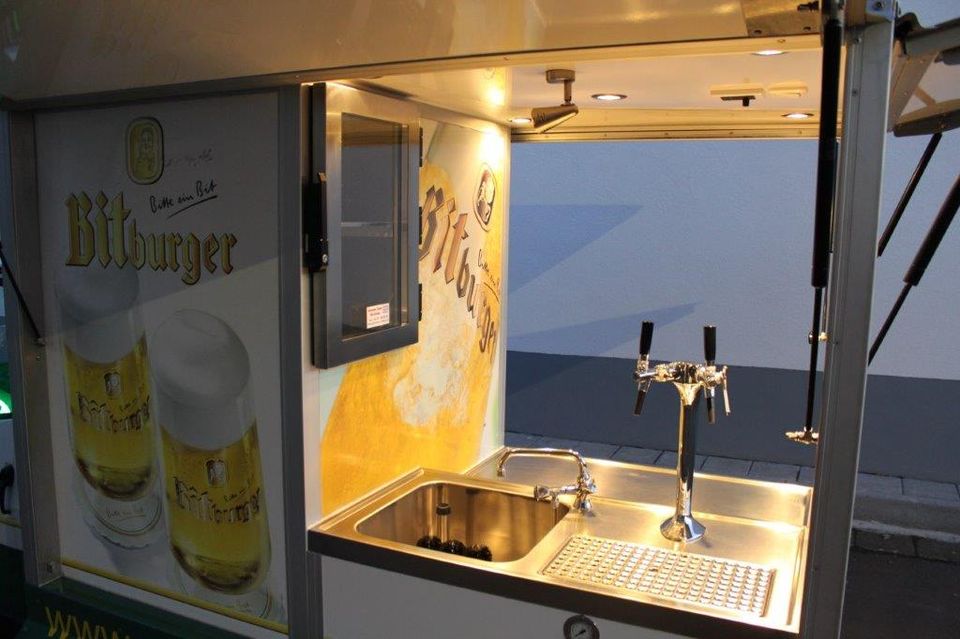 Ausschankwagen Bitburger Bier Ape Piaggio food truck in Breitscheid