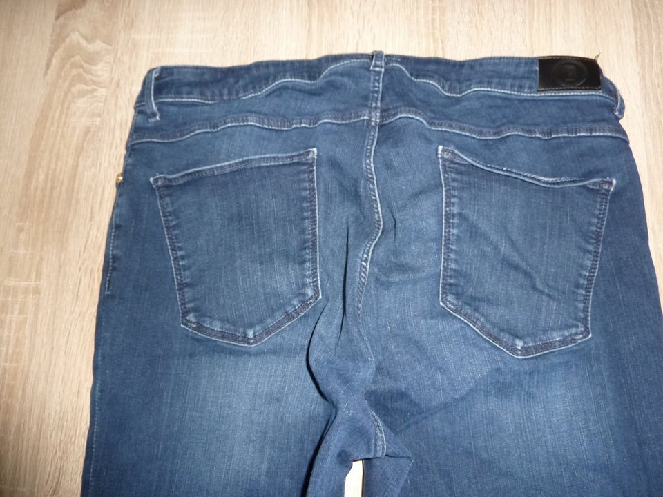 Bogner "Grace" high waist-straight leg, Jeans Hose, Gr 34/32 (40) in Wegberg