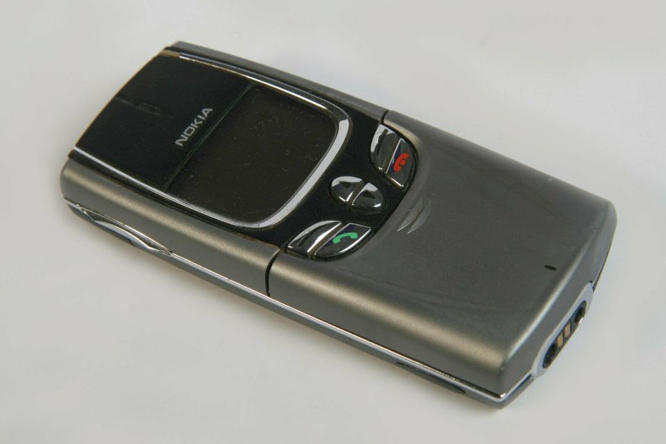 Nokia 8850 Handy Phone ohne Simlock Titan-Silber RARITÄT Bedienun in Berching