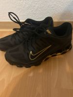 Nike  REAX 8 TR MESH  Trainingsschuhe black/metallic Gold Niedersachsen - Meppen Vorschau