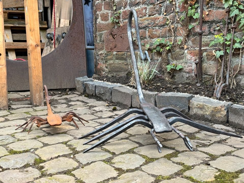 Geschmiedete Skorpione Gartenskulptur , Sternzeichen Geschenkidee in Aachen