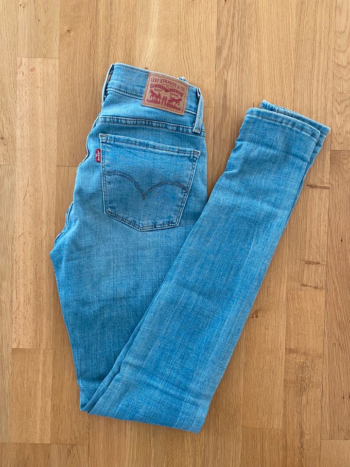 Levi’s 710 Super Skinny W25L32 hell in Baden-Baden