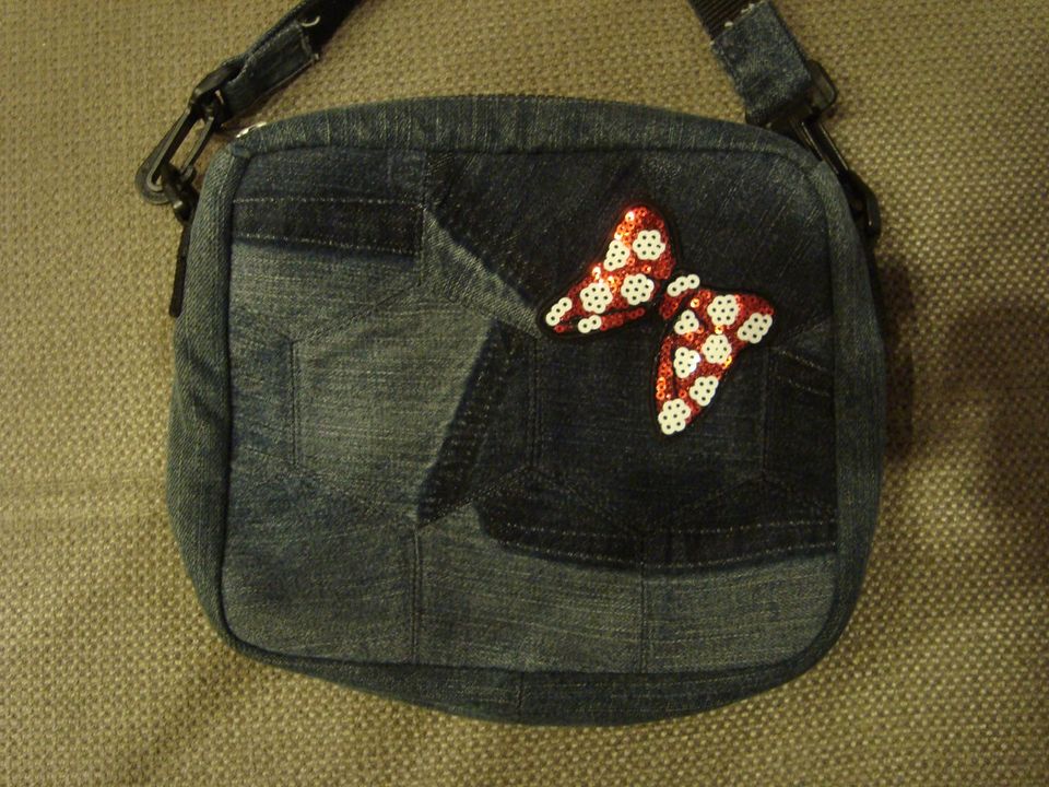 Street One Jeans-Tasche mit roter Schleife; ca 20 x 18 cm in Neuenstadt