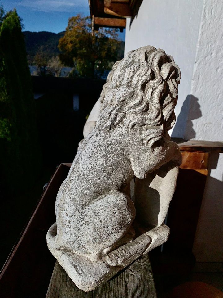 2 x Löwe Steinguss Skulptur Statue Marzocco Wappenlöwe in Gmund