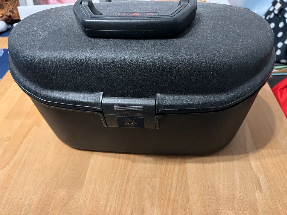 Samsonite Beauty Case Koffer Handgepäck in Würselen