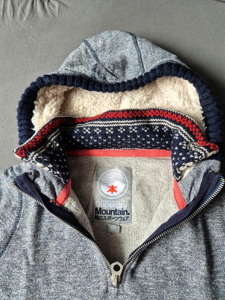 Superdry Kapuzenpullover Sweatshirt Größe L in Roxheim