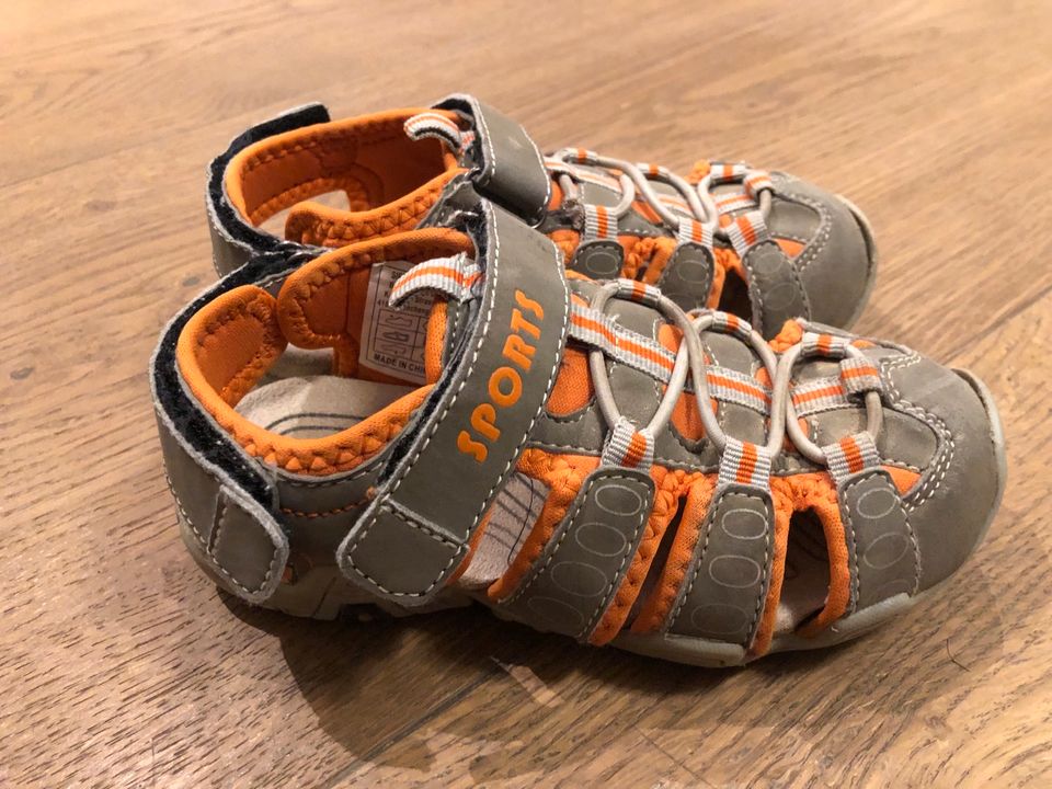 Sandalen Kind Kappe vorn geschlossen Klett orange grau Sports 29 in Diekholzen