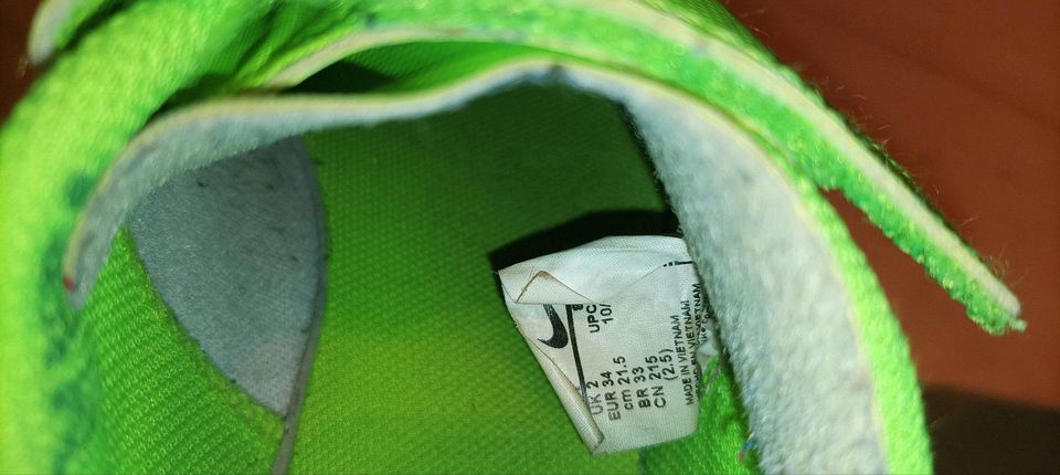 Hallenturnschuhe Kinder Gr. 34 kaum getragen in Oldenburg