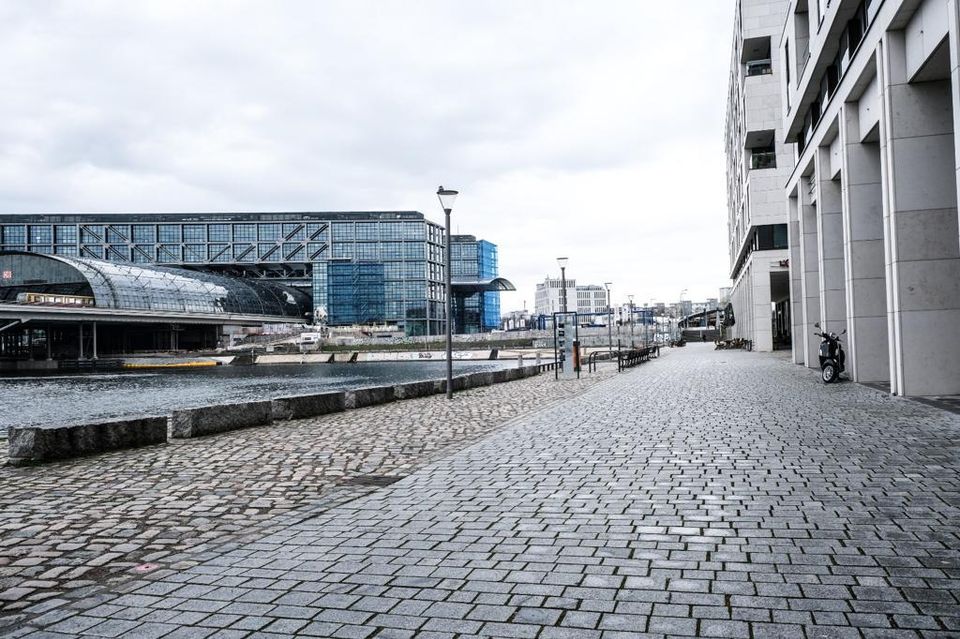 Verkauf von zwei Gewerbeflächen in Toplage am Humboldthafen - Zentrale Berliner Innenstadtlage - DG 10435 in Berlin