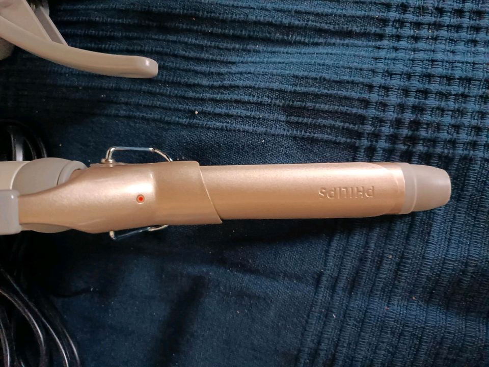 Haarglätter - Lockenstab Haar Curler 2 x verschiedene in Naumburg 