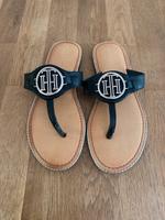 Tommy Hilfiger Flip Flop NEU Leder Gr.38 Sachsen - Thalheim/Erzgebirge Vorschau