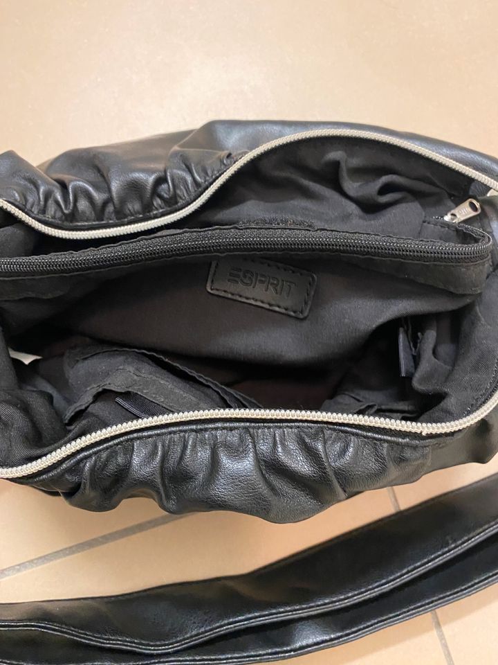 Süße Esprit Tasche schwarz Kunstleder in Baden-Württemberg - Weil am Rhein  | eBay Kleinanzeigen ist jetzt Kleinanzeigen