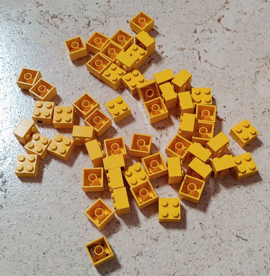 Lego  verschiedene gelbe Bausteine in Oberkirch