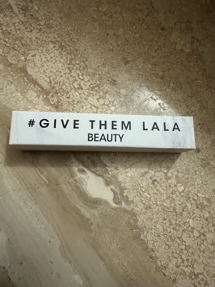 Give them lala Beauty Lip Quencher Drenched NEU in Lappersdorf