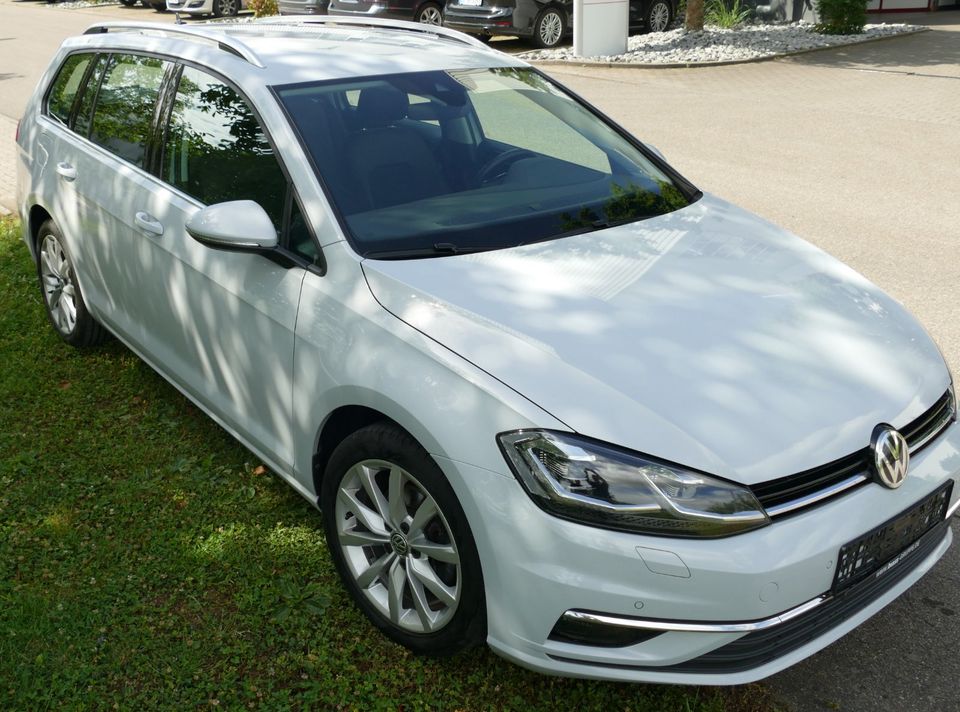 VW Golf VII Kombi 2.0 TDI Highline BlueMotion DSG 1.Hand in Löchgau