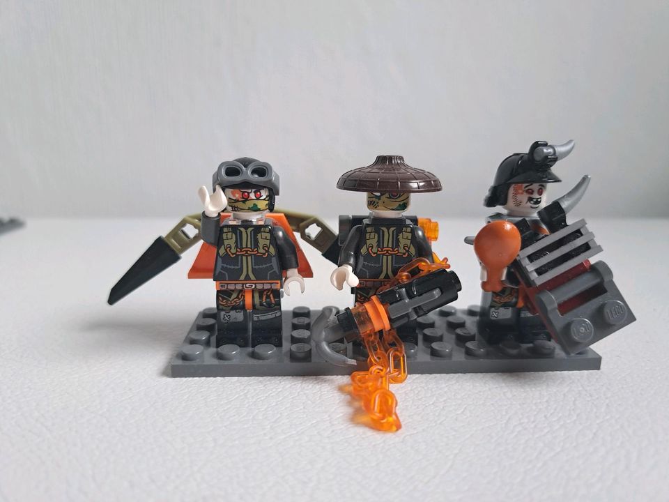Lego Ninjago Drachenjäger Figuren Set S9 in Beckum