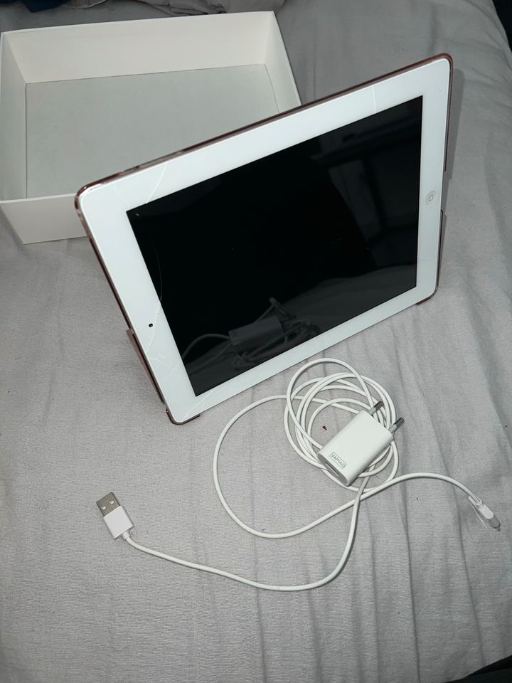 MD328FD/A iPad Wi-Fi 16GB White mit Originalverpackung + Zubehör in Markdorf